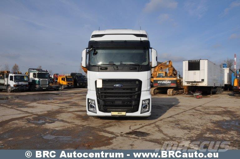 Ford F-MAX Vetopöytäautot