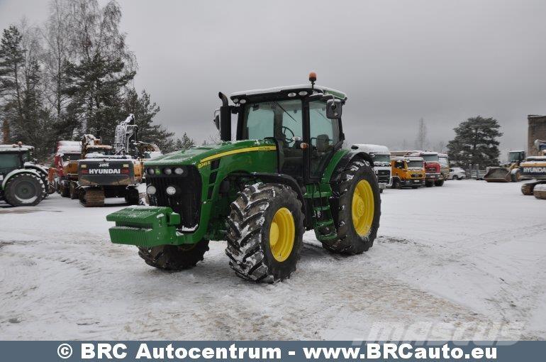 John Deere 8245R Traktorit
