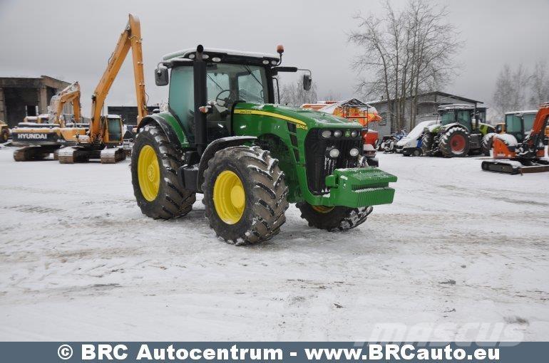 John Deere 8245R Traktorit