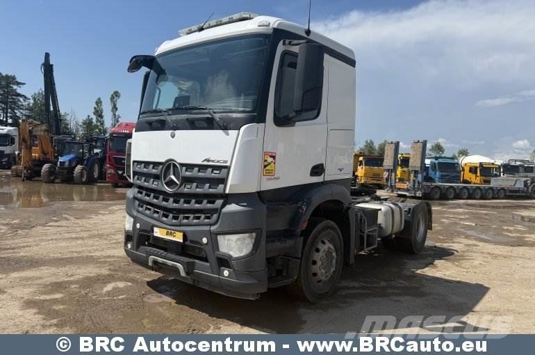 Mercedes-Benz Arocs Vetopöytäautot