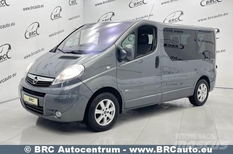 Opel Vivaro Minibussit