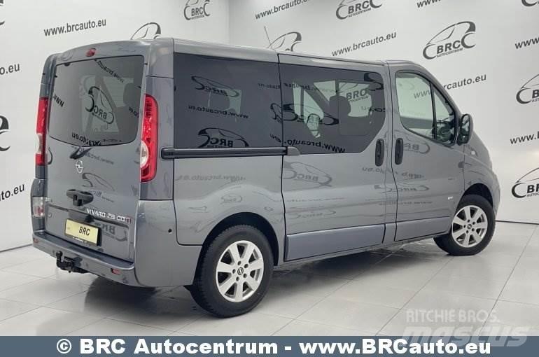 Opel Vivaro Minibussit