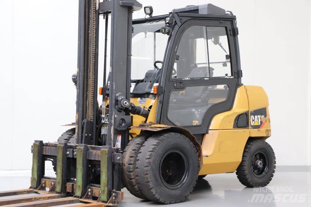 CAT DP40NT Dieseltrukit