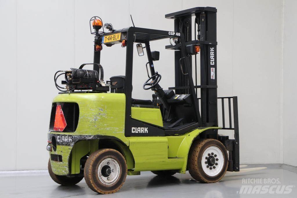 Clark CGP40 Nestekaasutrukit