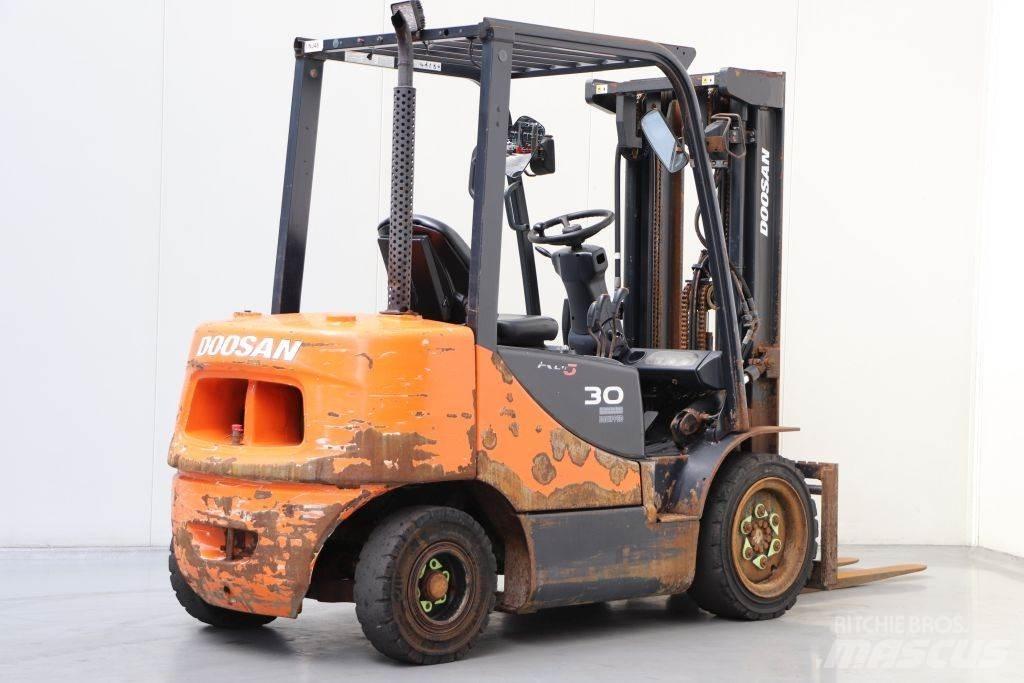 Doosan D30S-5 Dieseltrukit