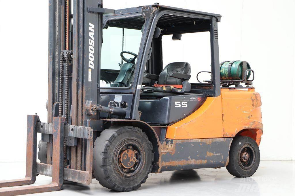 Doosan G55SC-5 Nestekaasutrukit