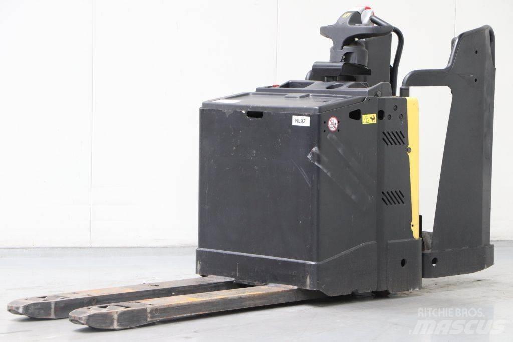 Hyster P2.0S Lavansiirtotrukit