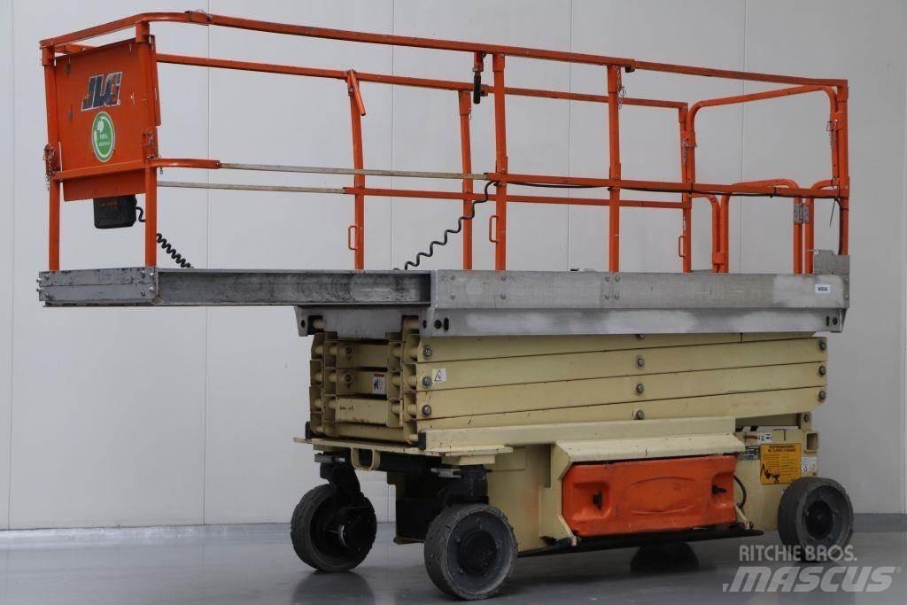 JLG 3246 ES Saksilavat