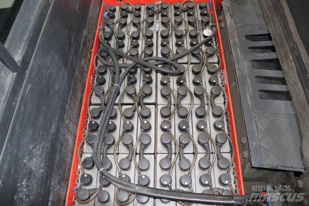Linde P250 Vetotrukit