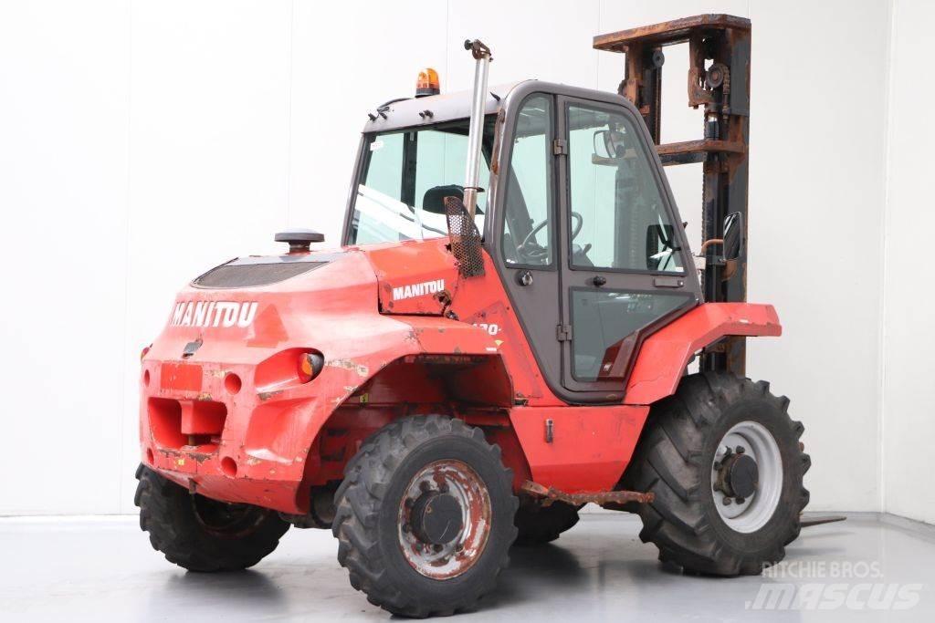 Manitou M30-4 Maastotrukit
