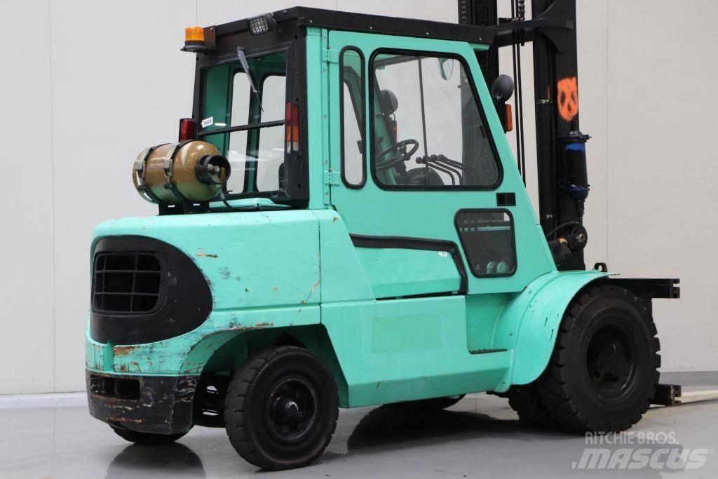 Mitsubishi FG45K Nestekaasutrukit