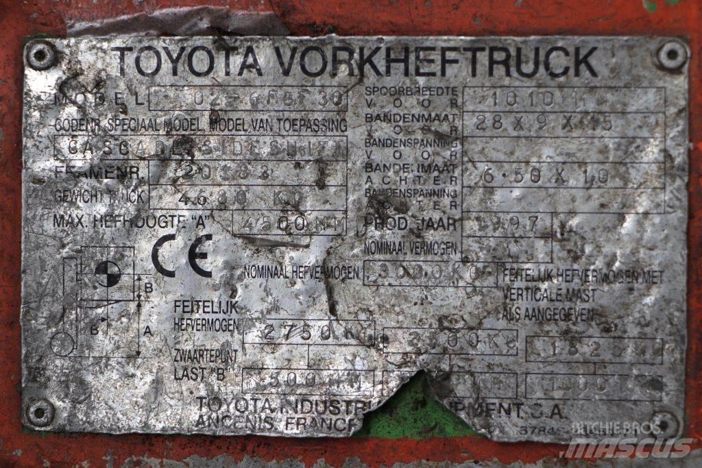 Toyota 02-6FGF30 Nestekaasutrukit