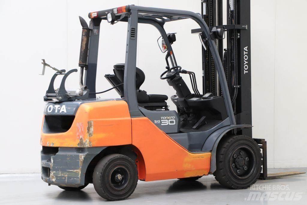 Toyota 02-8FGF30 Nestekaasutrukit