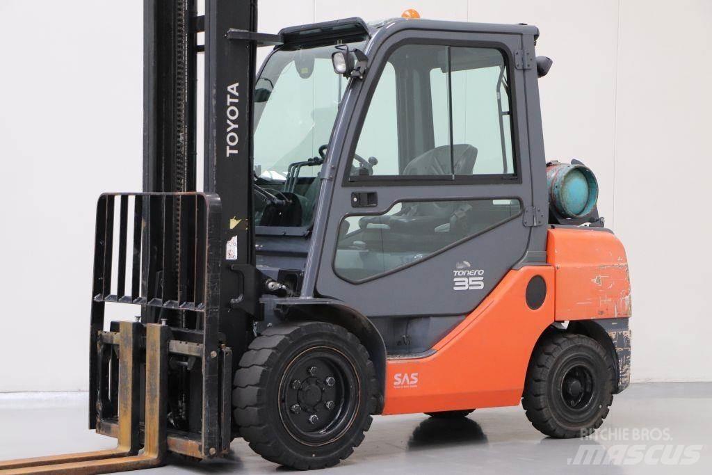 Toyota 02-8FGJF35 Nestekaasutrukit