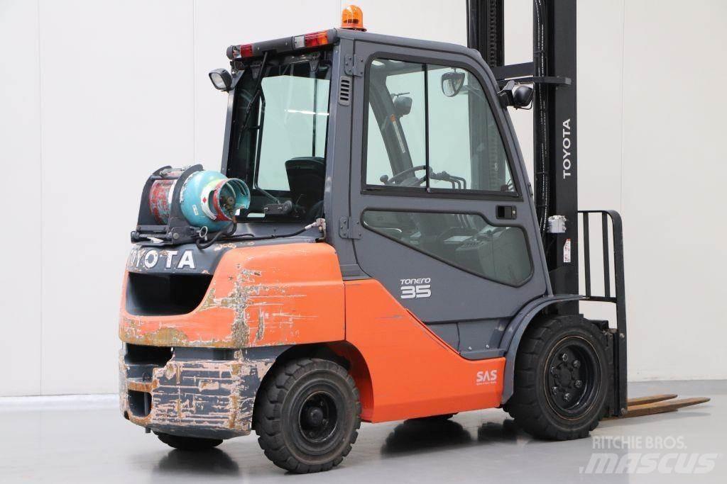 Toyota 02-8FGJF35 Nestekaasutrukit