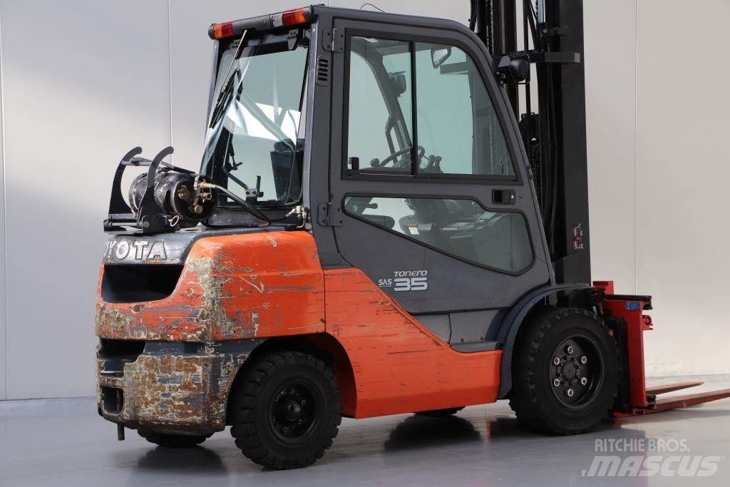 Toyota 02-8FGJF35 Nestekaasutrukit