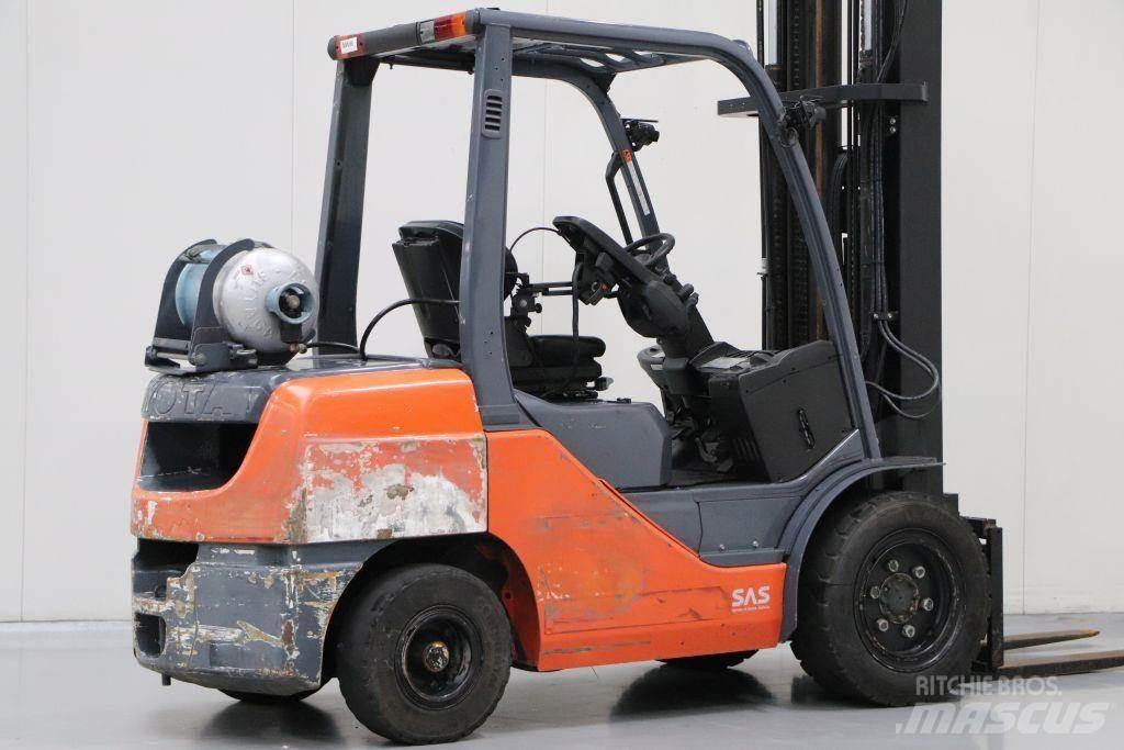 Toyota 02-8FGJF35 Nestekaasutrukit