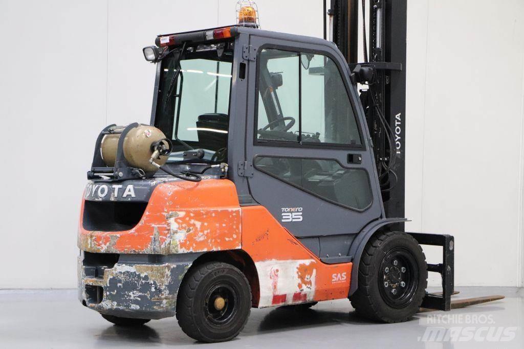 Toyota 02-8FGJF35 Nestekaasutrukit