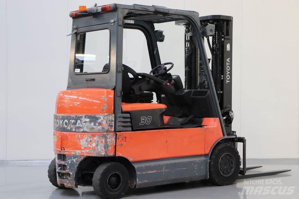 Toyota 7FBMF30 Sähkötrukit