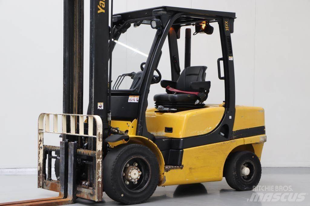 Yale GDP35VX Dieseltrukit