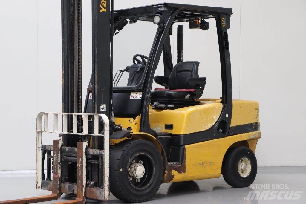 Yale GDP35VX Dieseltrukit