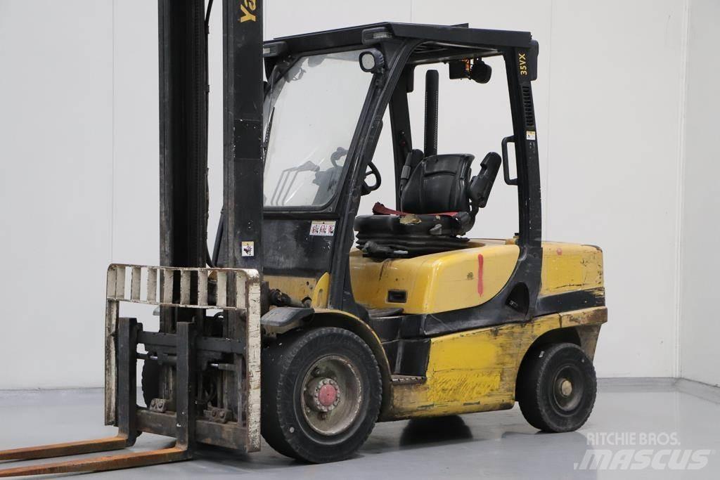 Yale GDP35VX Dieseltrukit