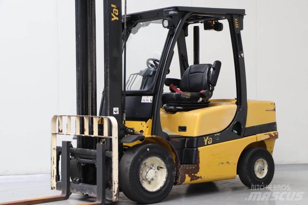 Yale GDP35VX Dieseltrukit