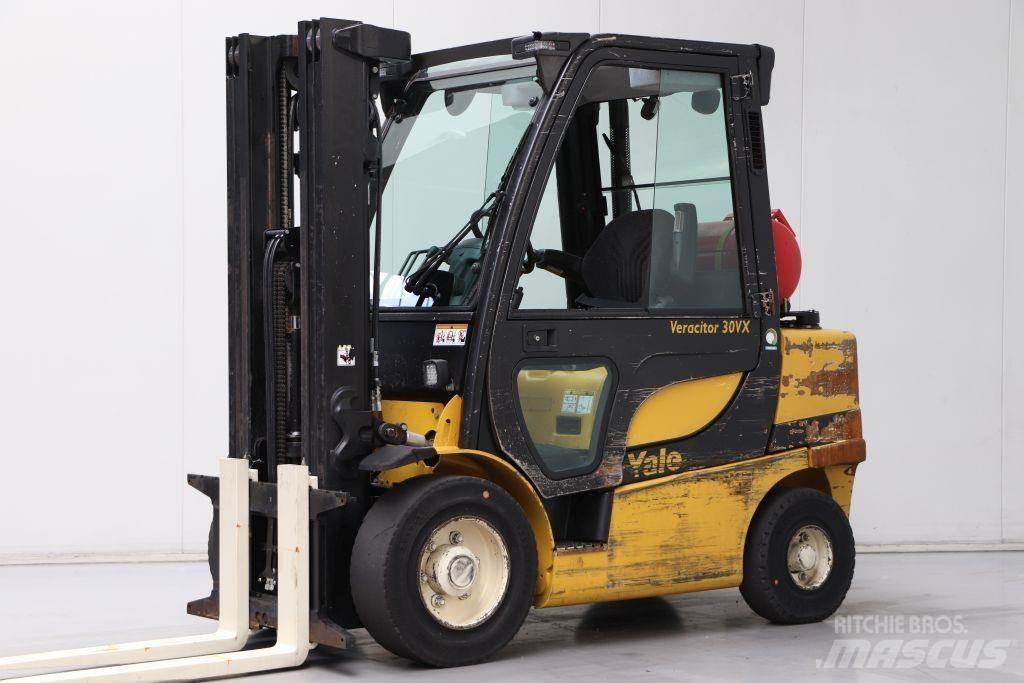 Yale GLP30VX Nestekaasutrukit