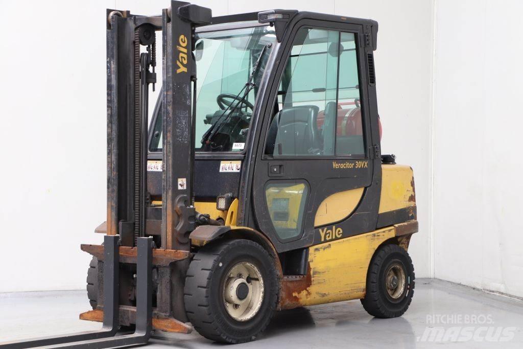 Yale GLP30VX Nestekaasutrukit