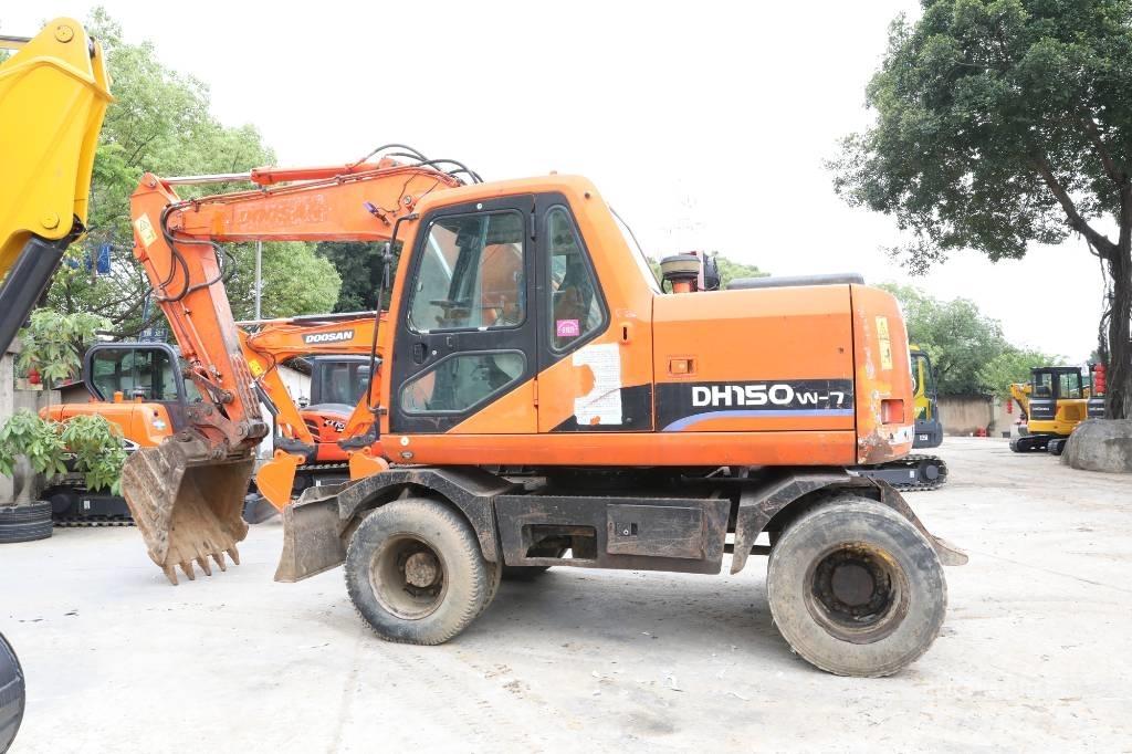Doosan DH 150 W-7 Pyöräkaivukoneet