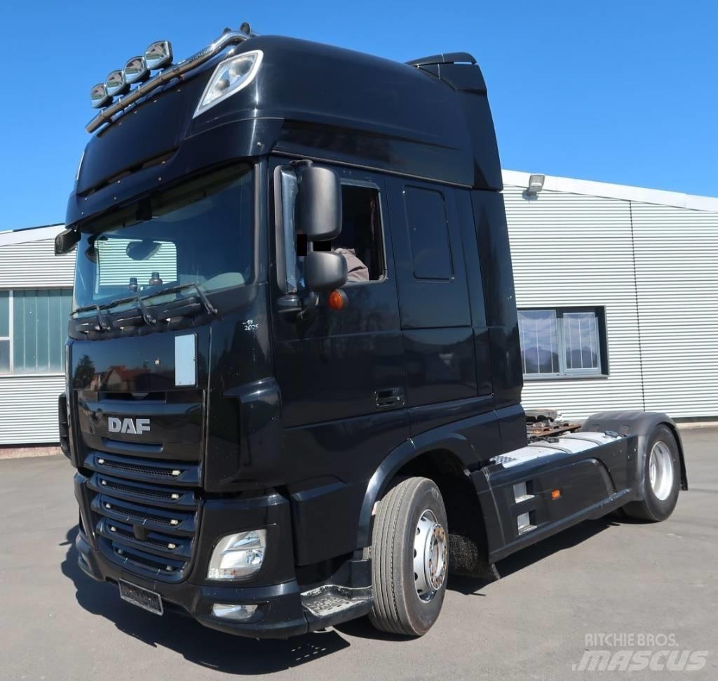 DAF 106 XF 460 FT Vetopöytäautot