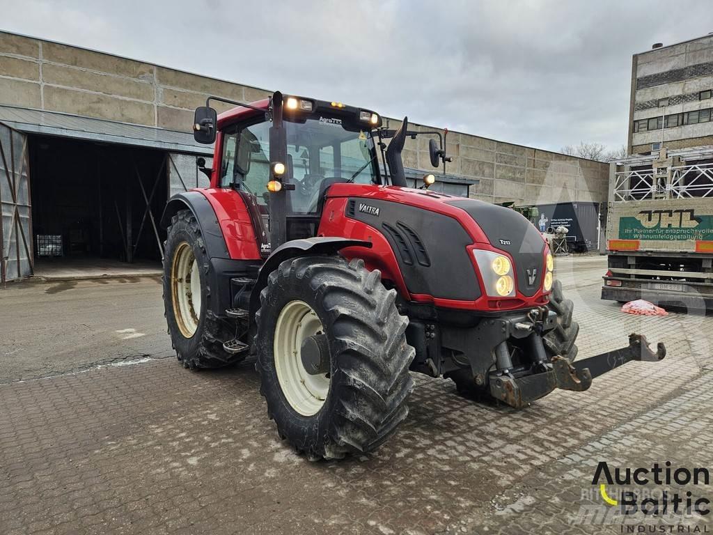 Valtra T213V Traktorit