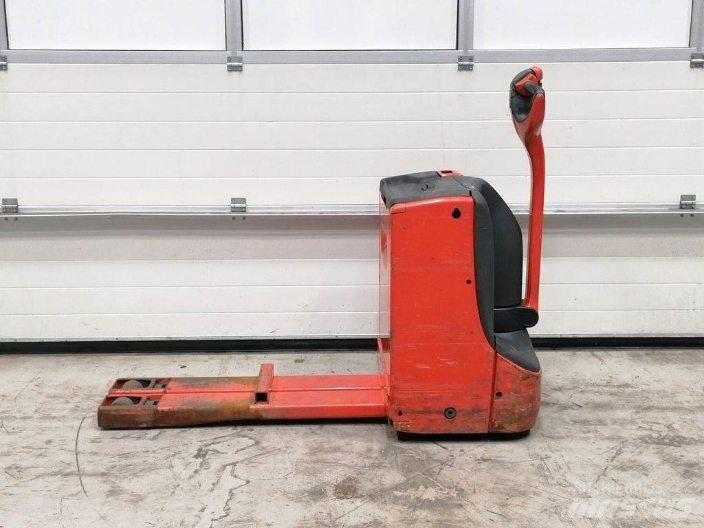 Linde T16 Lavansiirtotrukit