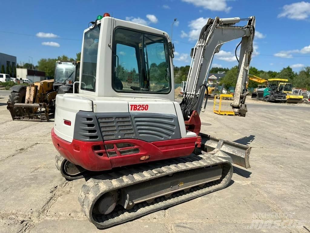Takeuchi TB250 Minikaivukoneet < 7t