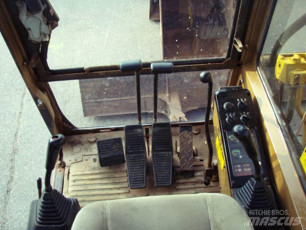 CAT E 70 B Midikaivukoneet 7t - 12t