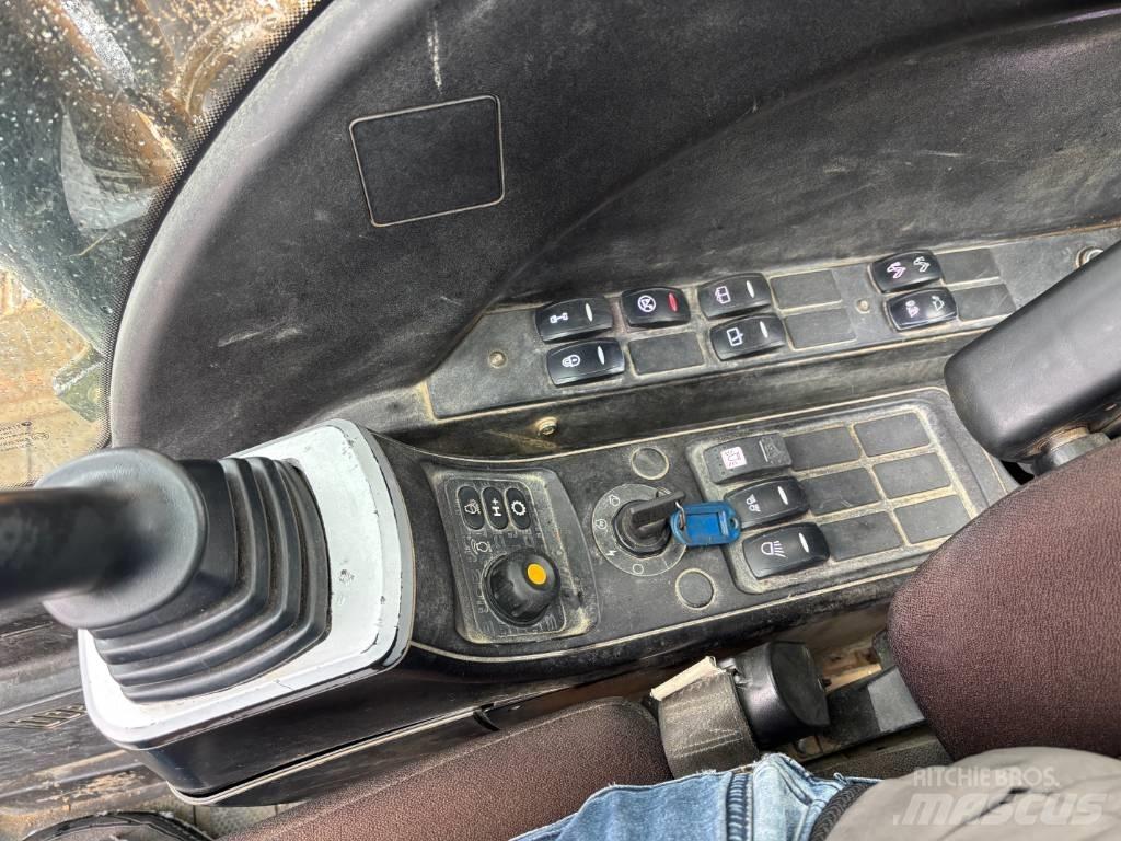 JCB 145LC Telakaivukoneet