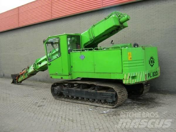  PL820R Erikoiskaivinkoneet