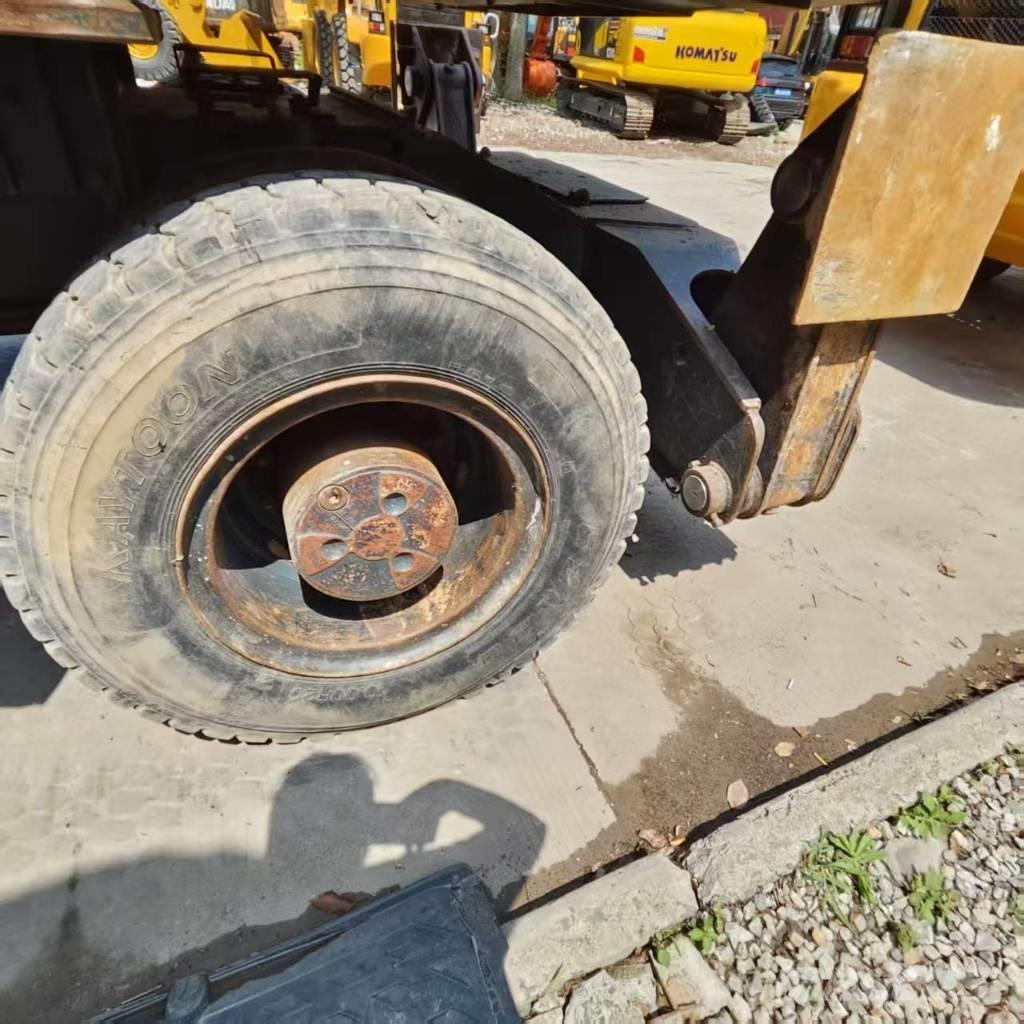 Hyundai R210W-9 Pyöräkaivukoneet