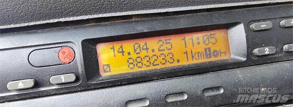 Sisu E12M 8X4 Sora- ja kippiautot