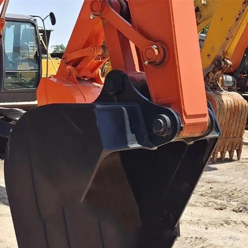 Hitachi ZX 210 Telakaivukoneet