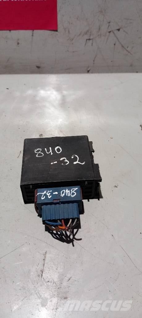 Scania P 94.  1361095 Sähkö ja elektroniikka