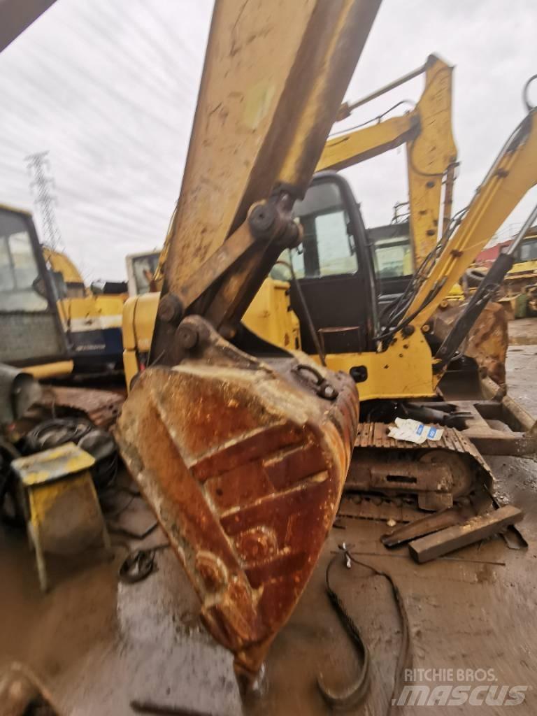 CAT E 120 B Telakaivukoneet