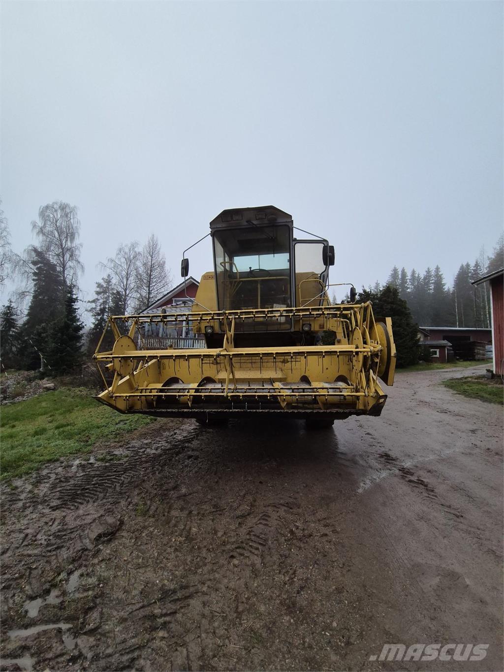 New Holland 8030 Leikkuupuimurit