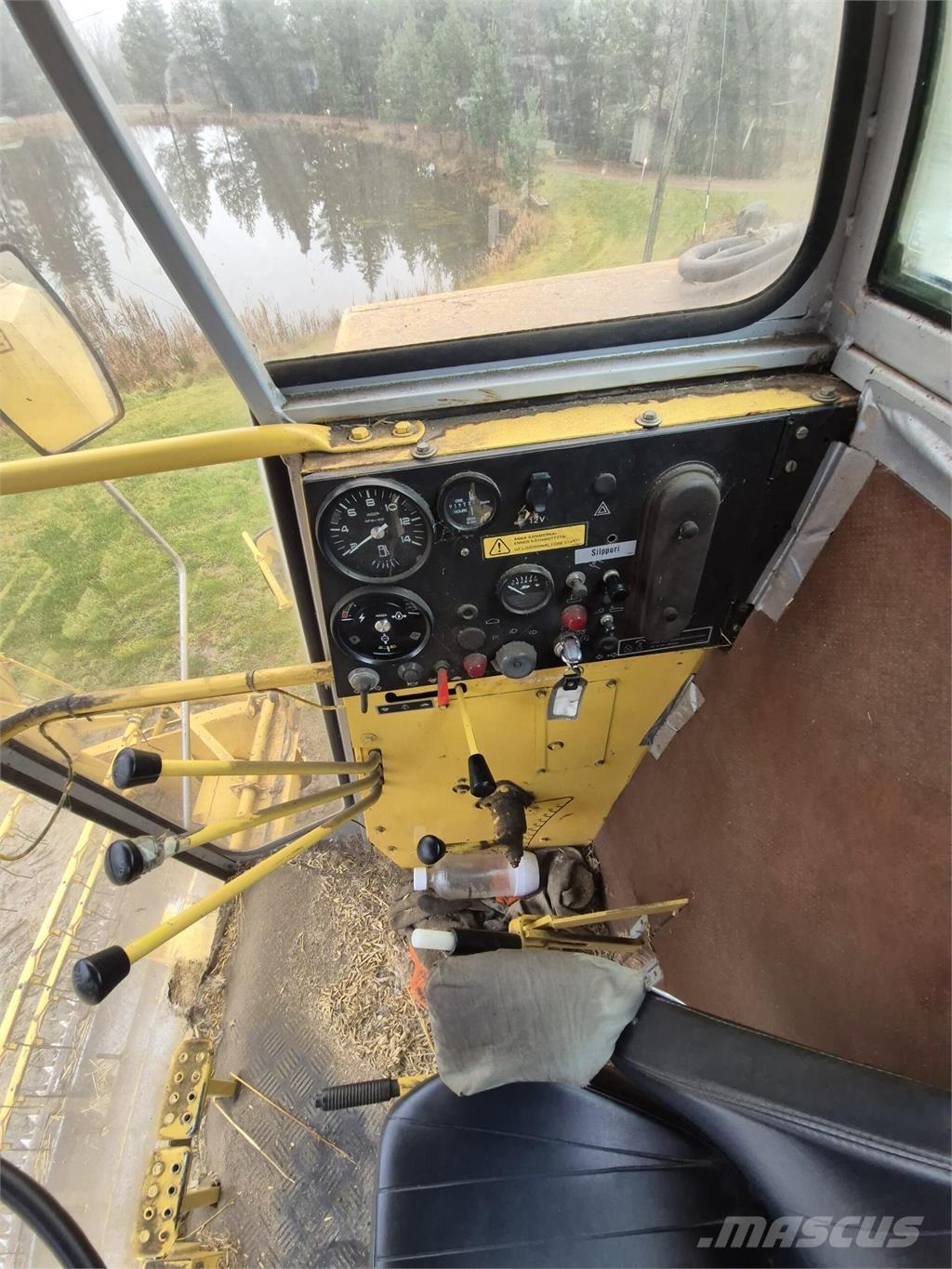 New Holland 8030 Leikkuupuimurit