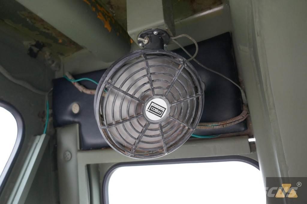 CAT D7G Ex-army Telaketjupuskutraktorit