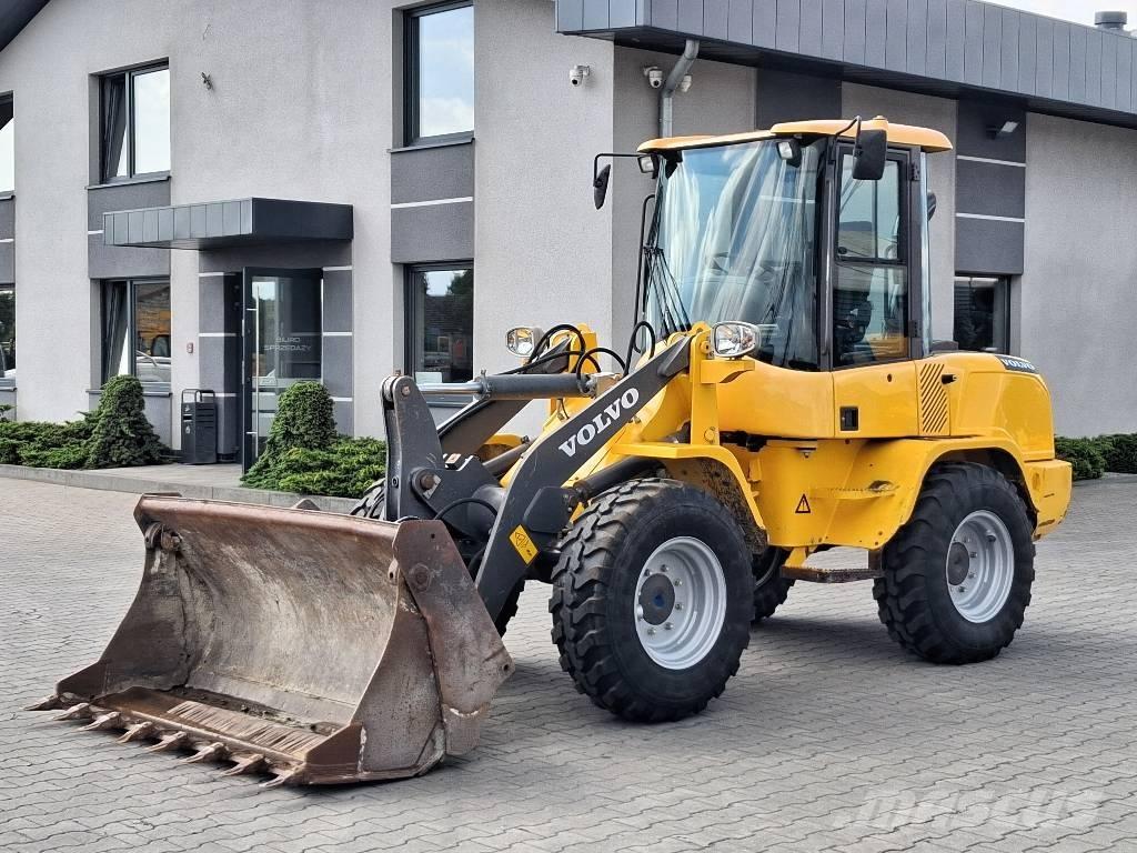 Volvo L 30 G Pyöräkuormaajat