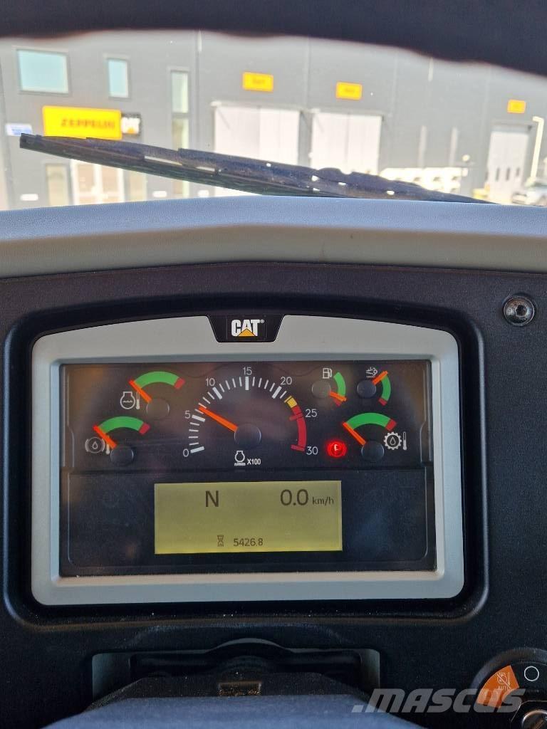 CAT 772G Maansiirtoautot