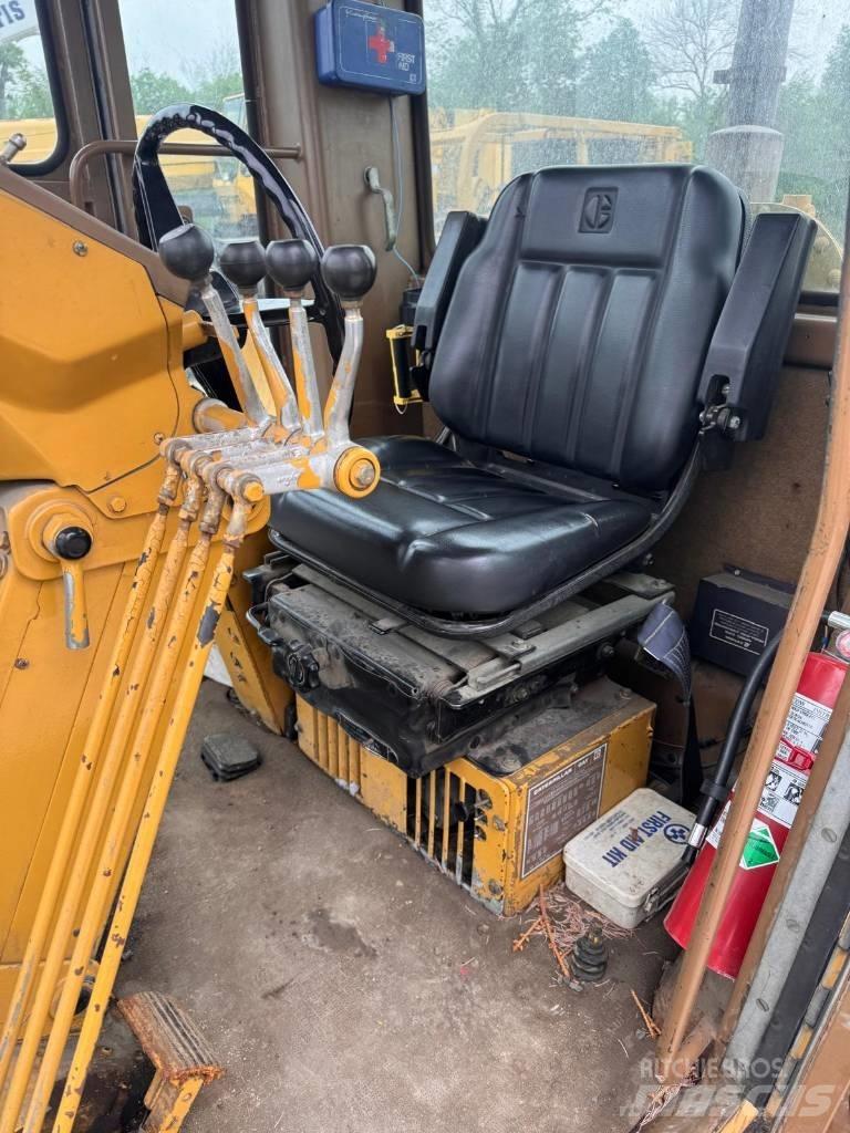 CAT 120 G Tiehöylät