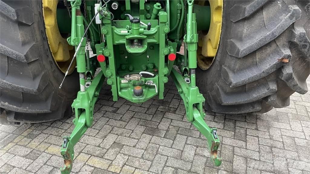 John Deere 7R330 Traktorit
