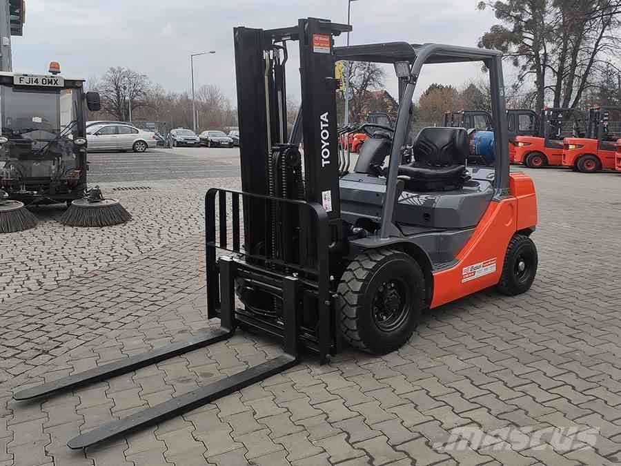 Toyota 02-8FGF20 Nestekaasutrukit